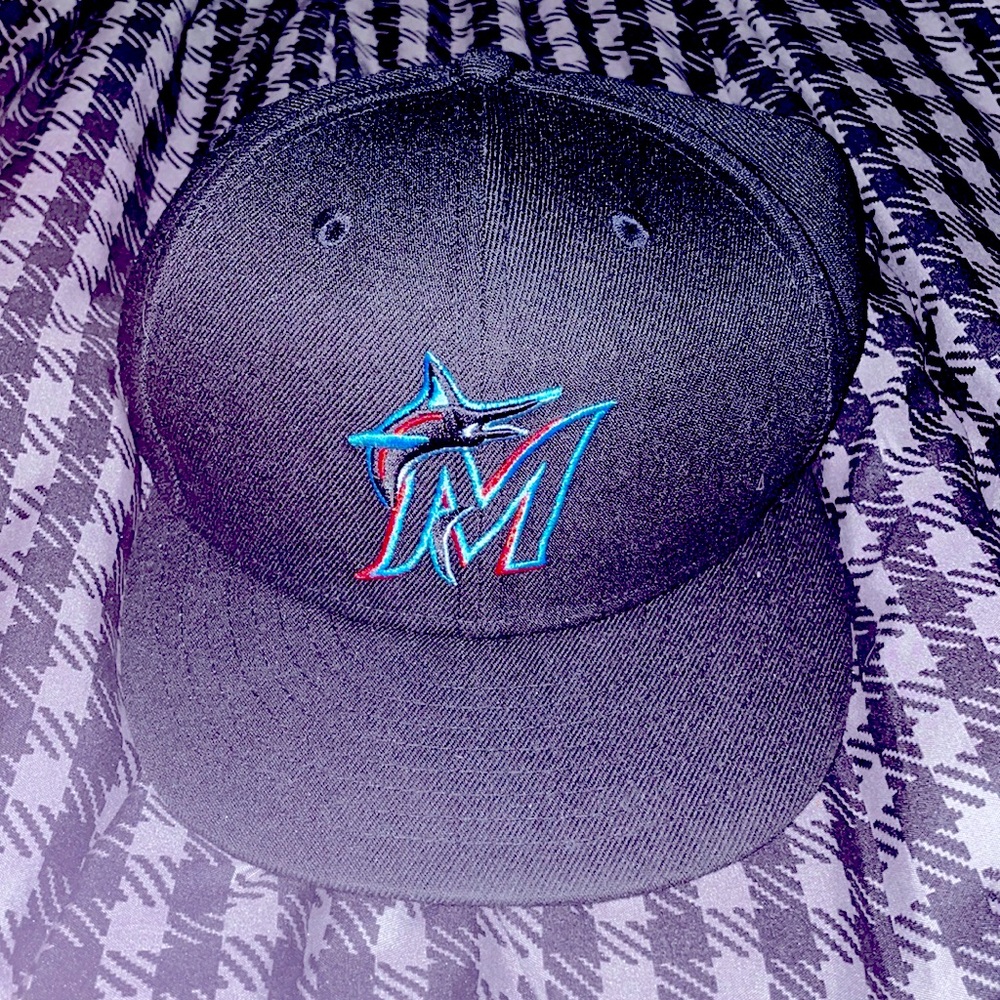 Marlins Fitted Baseball Cap
